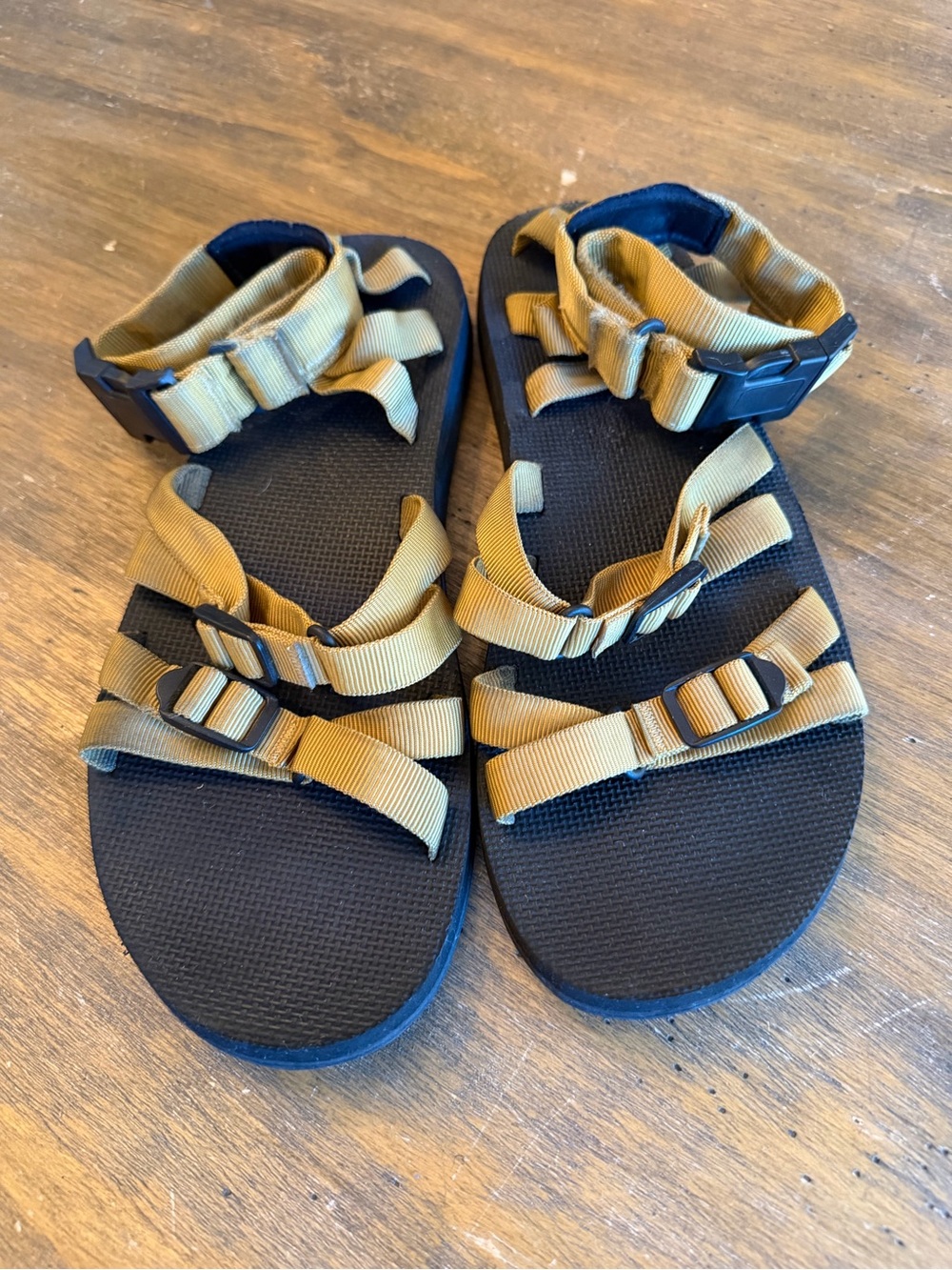 TEVA ALP MUSTARD SANDALS 10
